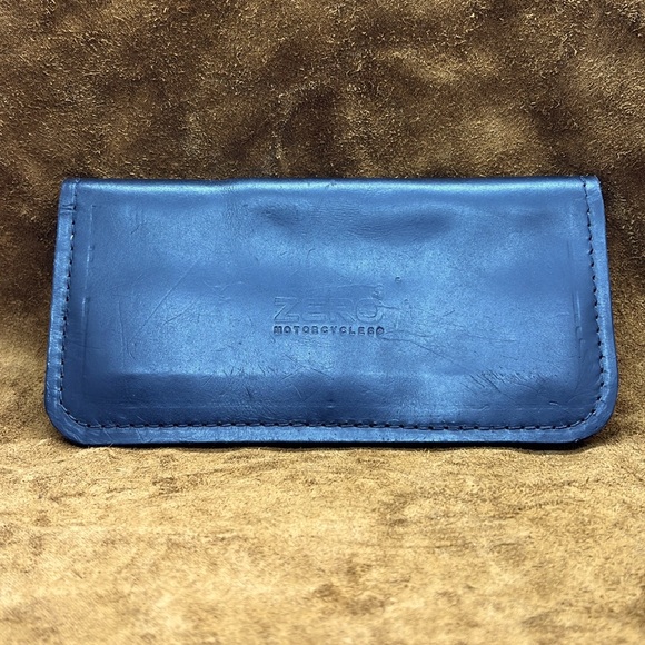 Zero Motorcycles Black Robust Leather Wallet - Picture 2 of 7